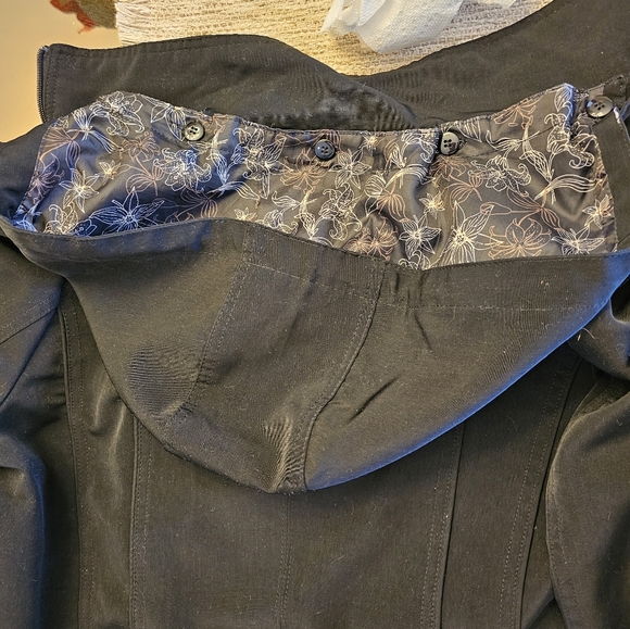 Rain coat lined with hood size S color black - Picture 5 of 5